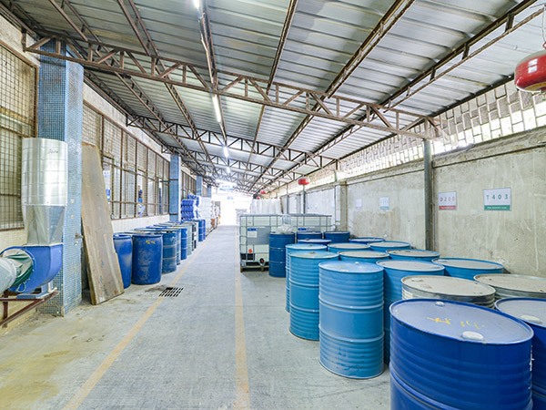 環氧膠（jiāo）生產（chǎn）車間一角