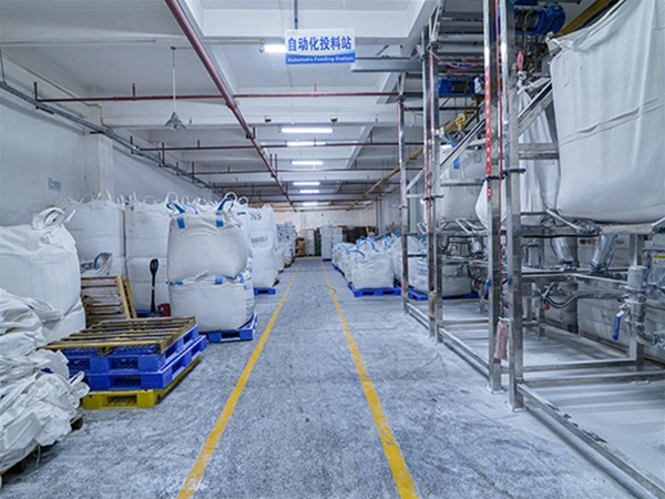 膠水存放區車間（jiān）一角