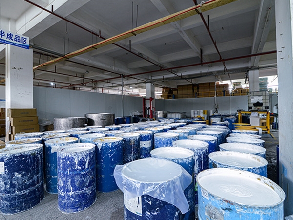 膠水庫（kù）存區展示