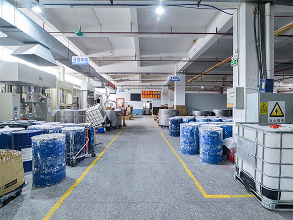 膠水庫存區廠（chǎng）房